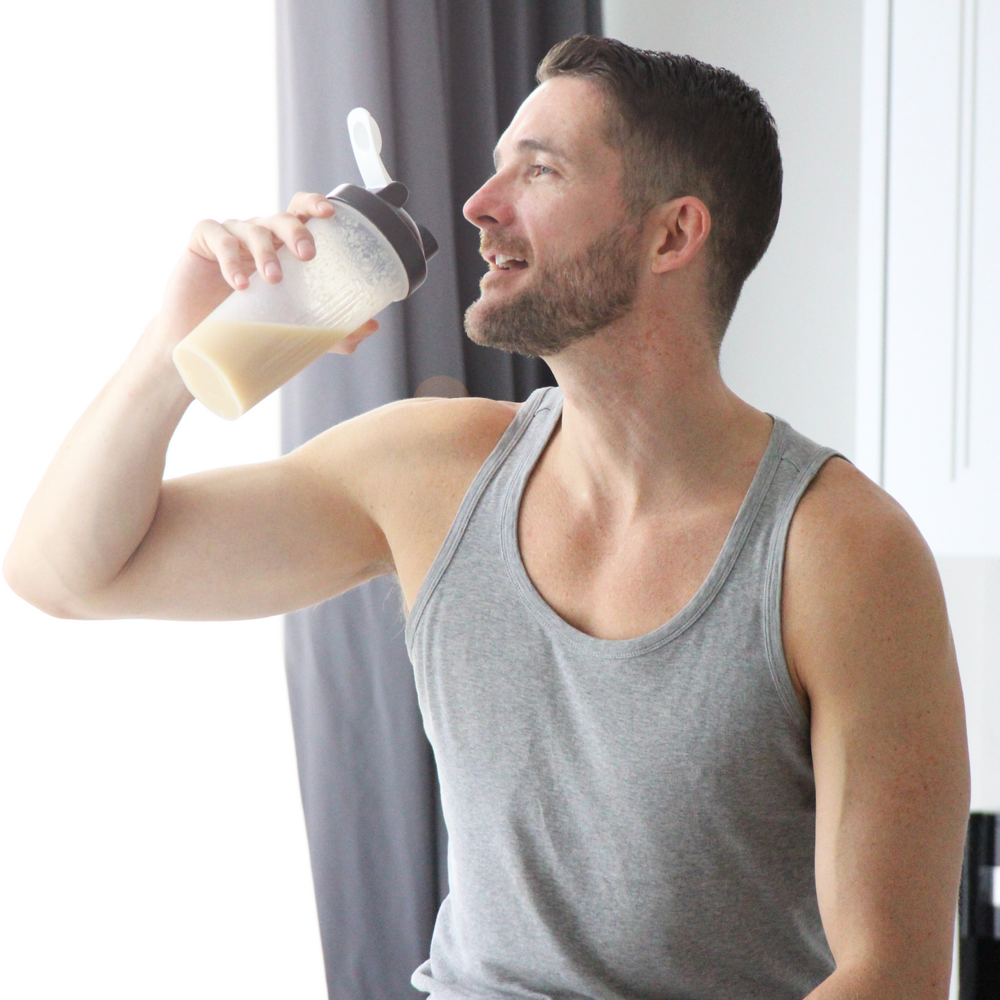 
                  
                    EntoSus - Protein Shake Vanille - mit 70% Protein, Vitamin B12 und gesunden Fetten
                  
                