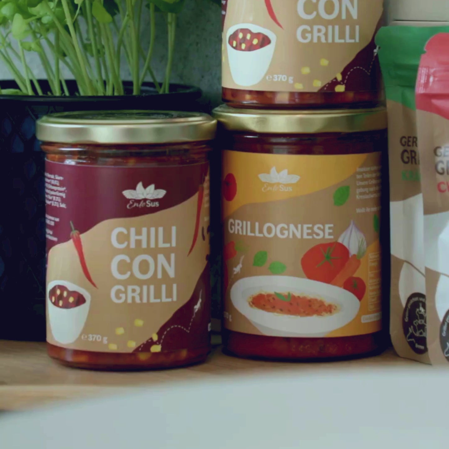 
                  
                    Video in der Galerie ansehen und abspielen, Gourmet Duo - Chili Con Grilli und Grillognese Kochsaucen
                  
                